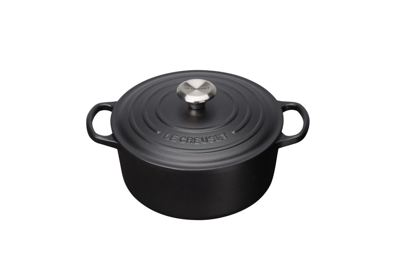 Le Creuset Signature Round Dutch Oven 3 Le Creuset Signature Round Dutch Oven