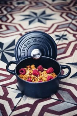 Le Creuset Signature Round Dutch Oven 7 Le Creuset Signature Round Dutch Oven -Outdoor Camping Shop 21177180000430 LS00001 1280x1280