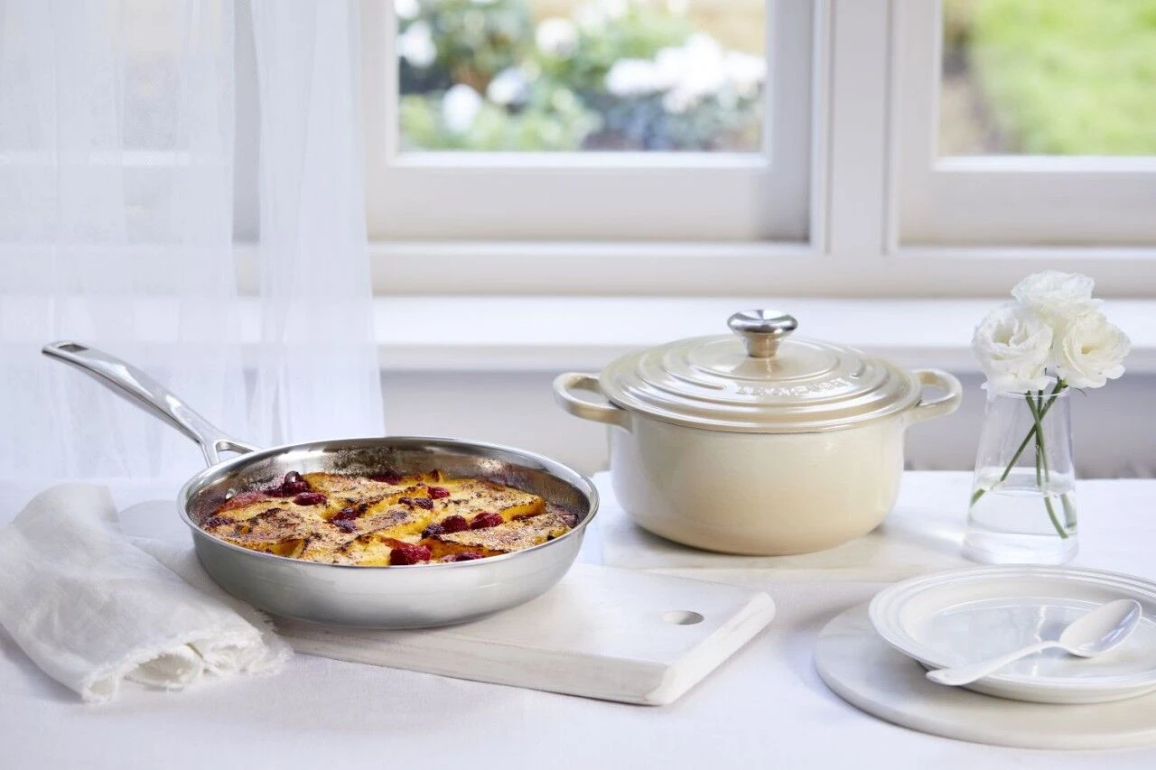 Le Creuset Classic Stainless Steel Deep Fry Pan 4 Le Creuset Classic Stainless Steel Deep Fry Pan - Image 2