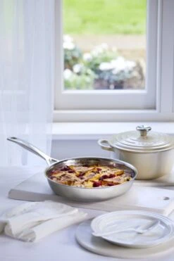 Le Creuset Classic Stainless Steel Deep Fry Pan 9 Le Creuset Classic Stainless Steel Deep Fry Pan -Outdoor Camping Shop 21177247164430 96200224001100 LS00002 1280x1280