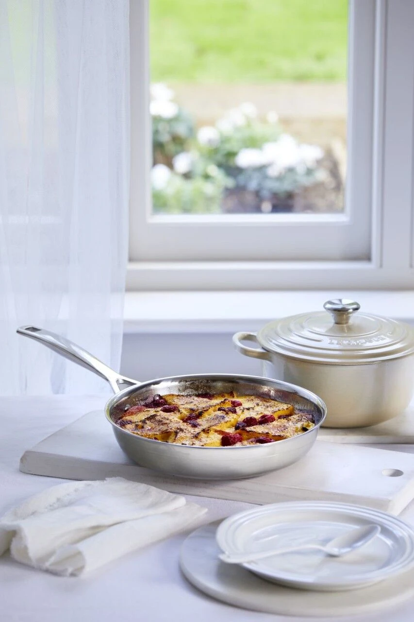 Le Creuset Classic Stainless Steel Deep Fry Pan 5 Le Creuset Classic Stainless Steel Deep Fry Pan - Image 3