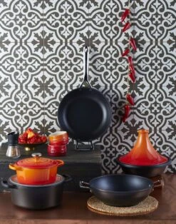 Le Creuset Toughened Nonstick Wok -Outdoor Camping Shop 51101260010202 51105320010502 25138310900422 21177200902430 21177240000430 70403200600099 70403200900099 LS00001 1280x1280