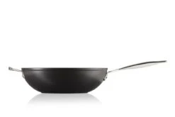 Le Creuset Toughened Nonstick Stir-Fry Pan With Helper Handle -Outdoor Camping Shop 51104300010202 00002 1280x1280
