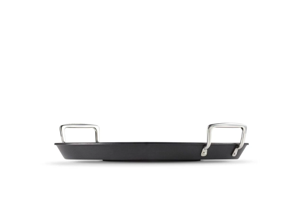 Le Creuset Toughened Nonstick Oval Fry Pan 4 Le Creuset Toughened Nonstick Oval Fry Pan - Image 2