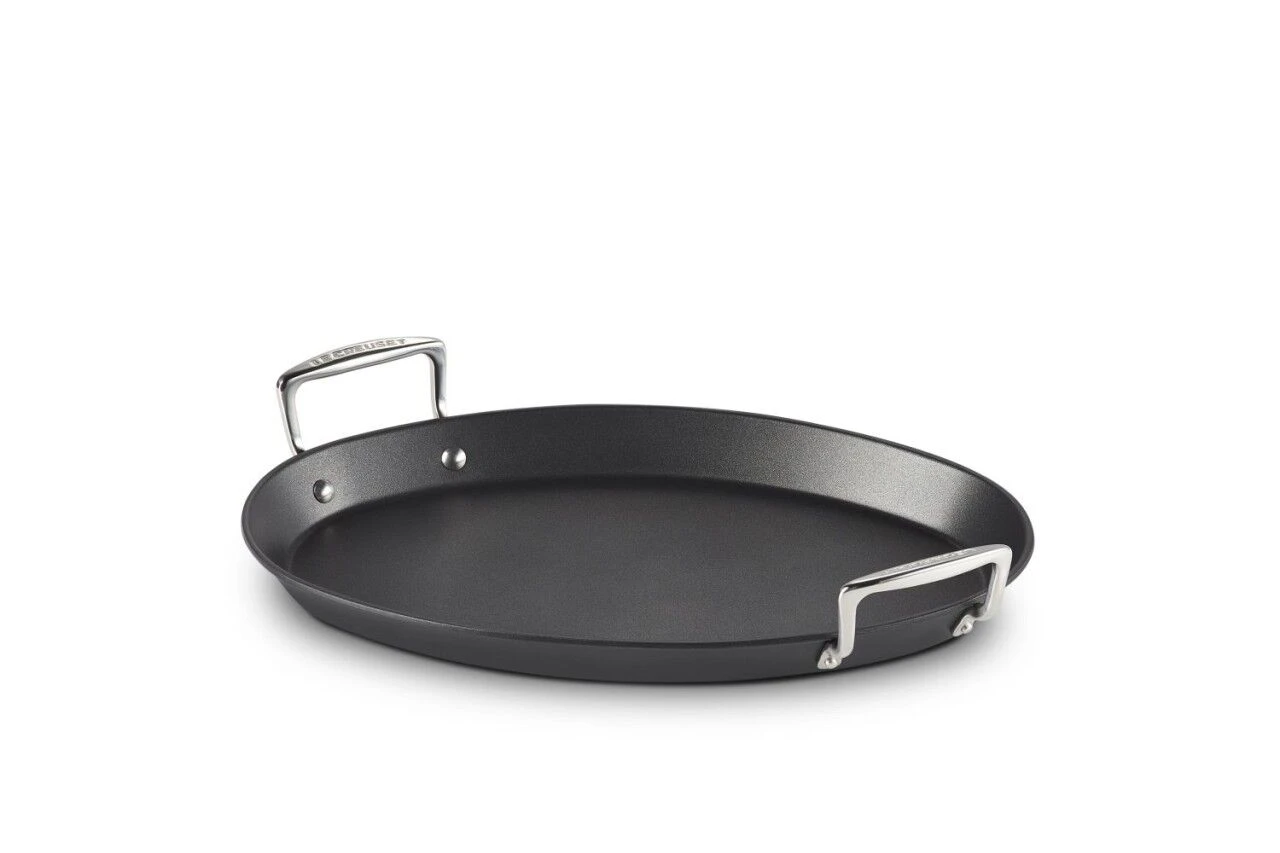 Le Creuset Toughened Nonstick Oval Fry Pan 6 Le Creuset Toughened Nonstick Oval Fry Pan - Image 4
