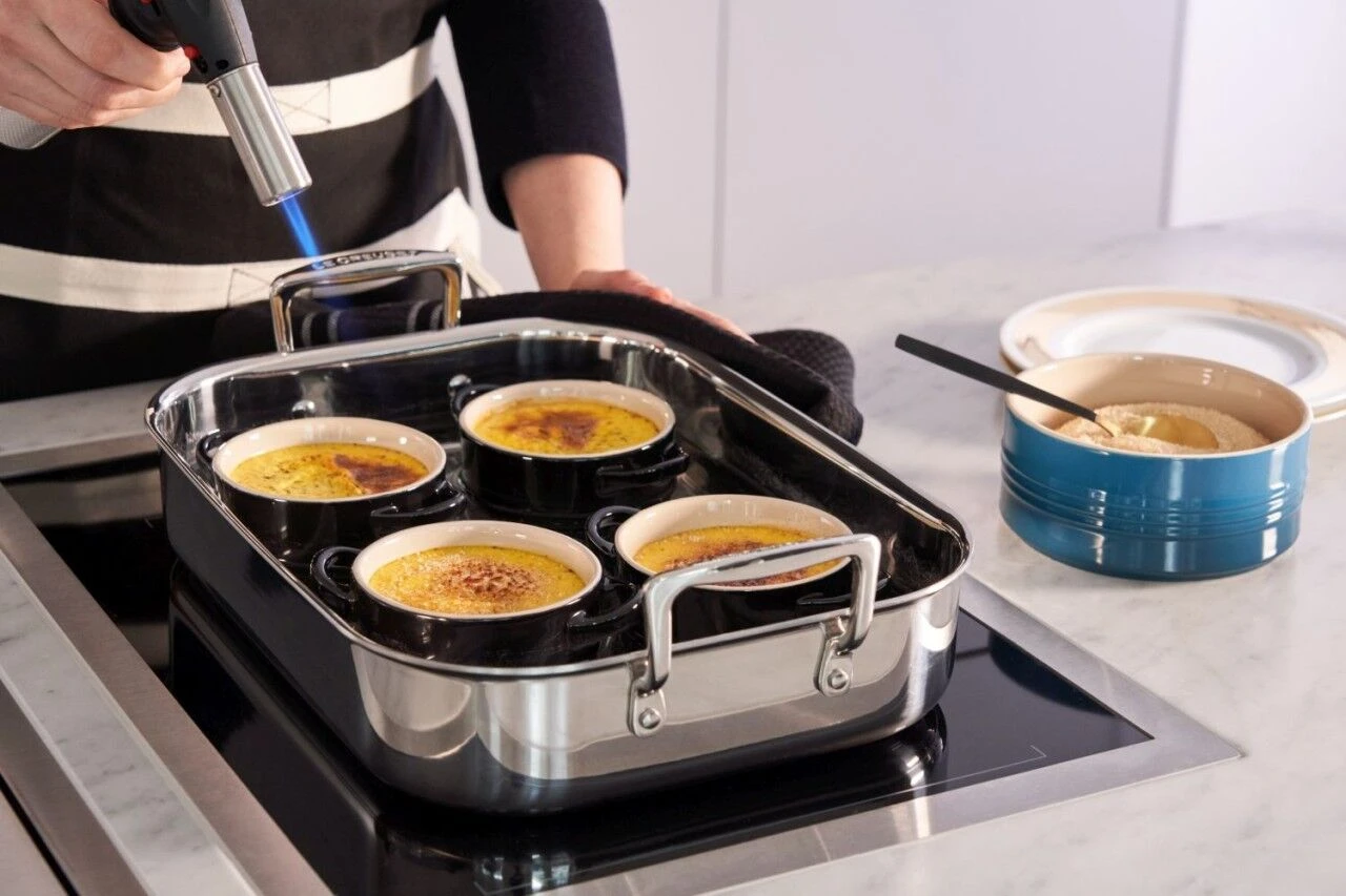 Le Creuset Classic Stainless Steel Roasting Pan 22 Le Creuset Classic Stainless Steel Roasting Pan - Image 20