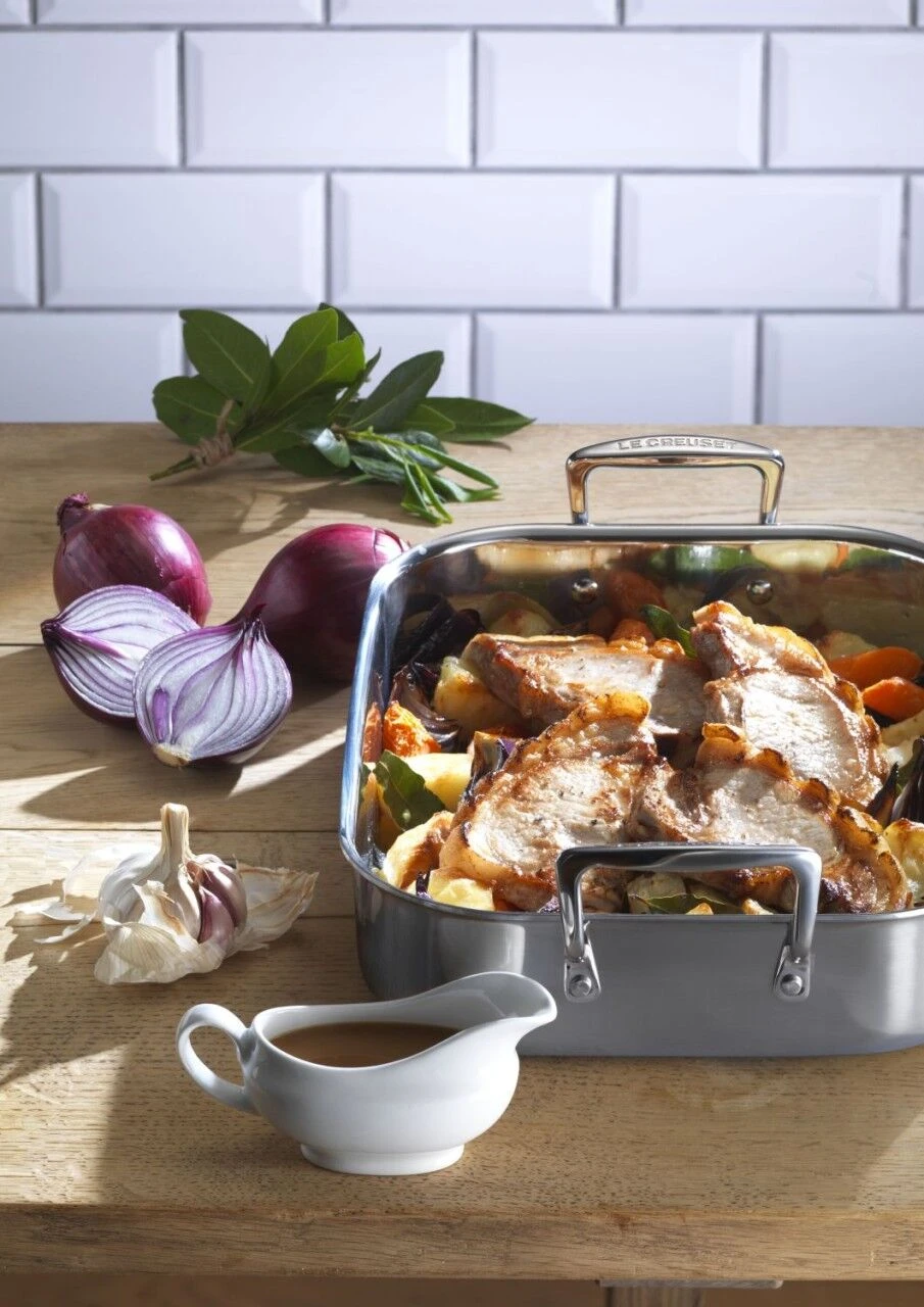 Le Creuset Classic Stainless Steel Square Roasting Pan 10 Le Creuset Classic Stainless Steel Square Roasting Pan - Image 8