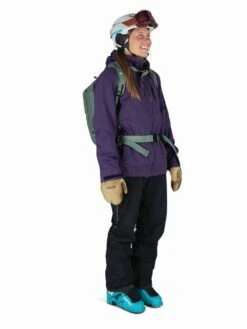 Osprey Kresta 20 -Outdoor Camping Shop Kresta20 F21 OnBody1 PineLeafGreen 1280x1280